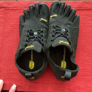 Women’s fivefingers